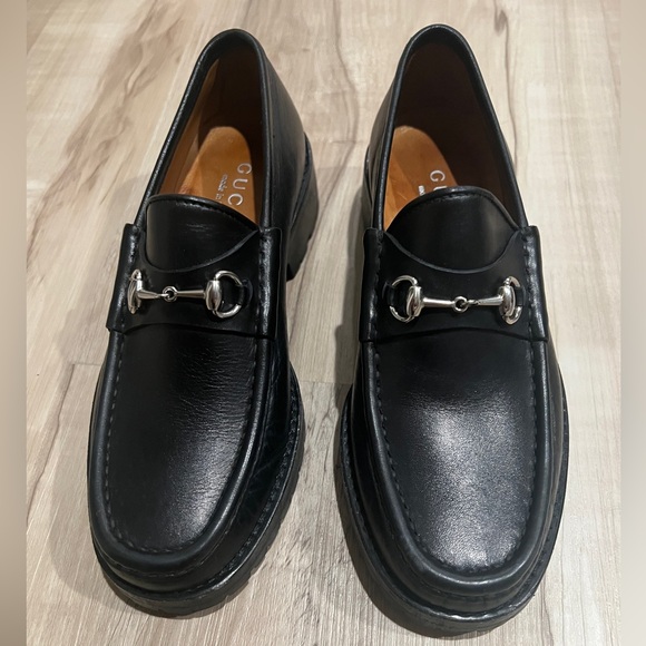 Authentic Gucci Horsebit Accent Leather Loafer - Picture 2 of 8